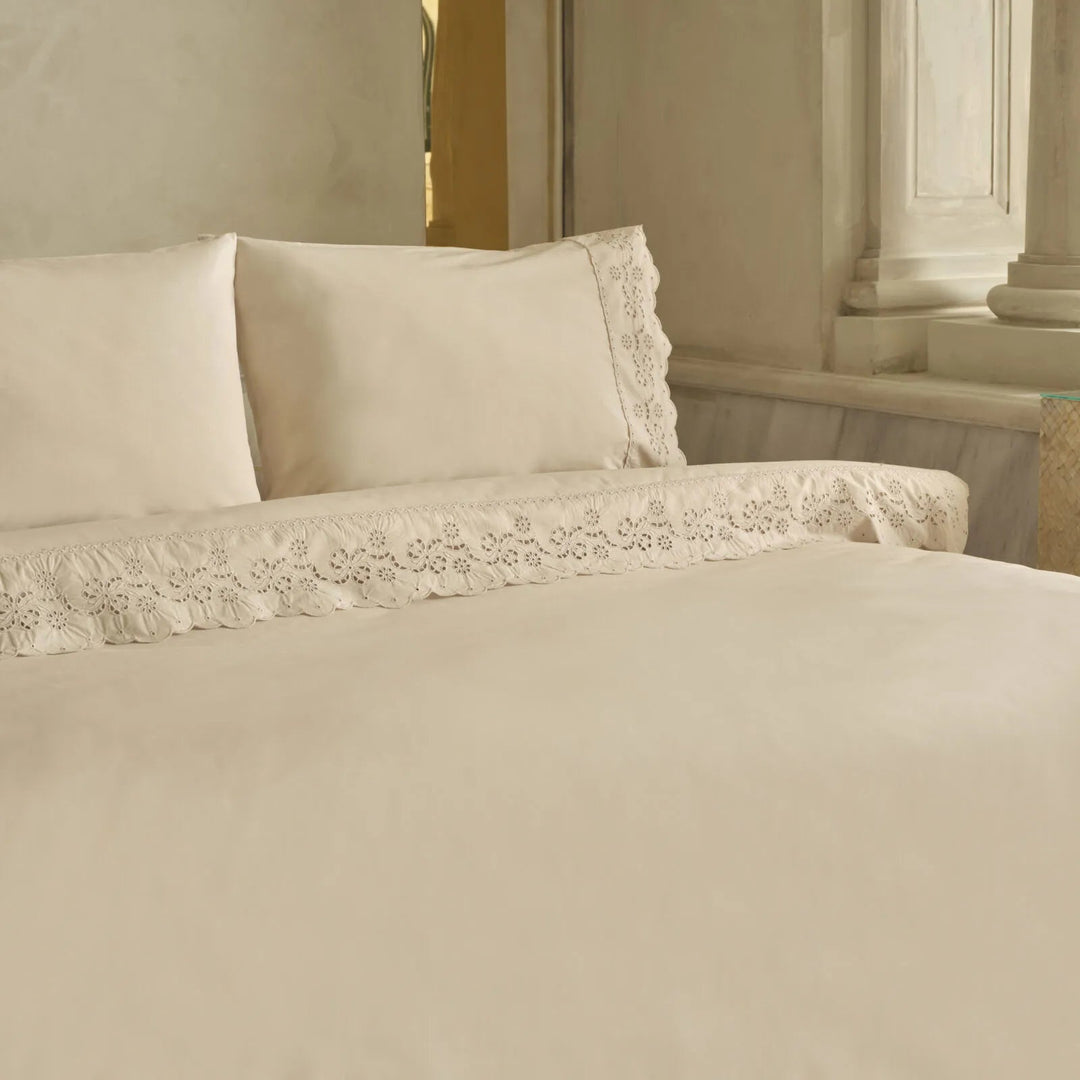 Karaca Home Carmello Broderet Dobbeltseng - Sengetøj – Beige (100 % Bomuld) - Løven Home