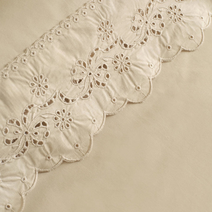 Karaca Home Carmello Broderet Dobbeltseng - Sengetøj – Beige (100 % Bomuld) - Løven Home