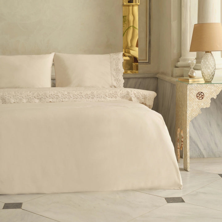 Karaca Home Carmello Broderet Dobbeltseng - Sengetøj – Beige (100 % Bomuld) - Løven Home