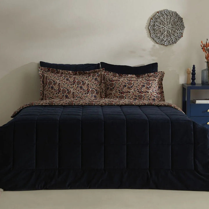 Karaca Home Cassie Luxury Comfort Sæt – Dobbeltseng Sengetæppe 240x260 cm - Navy - Løven Home