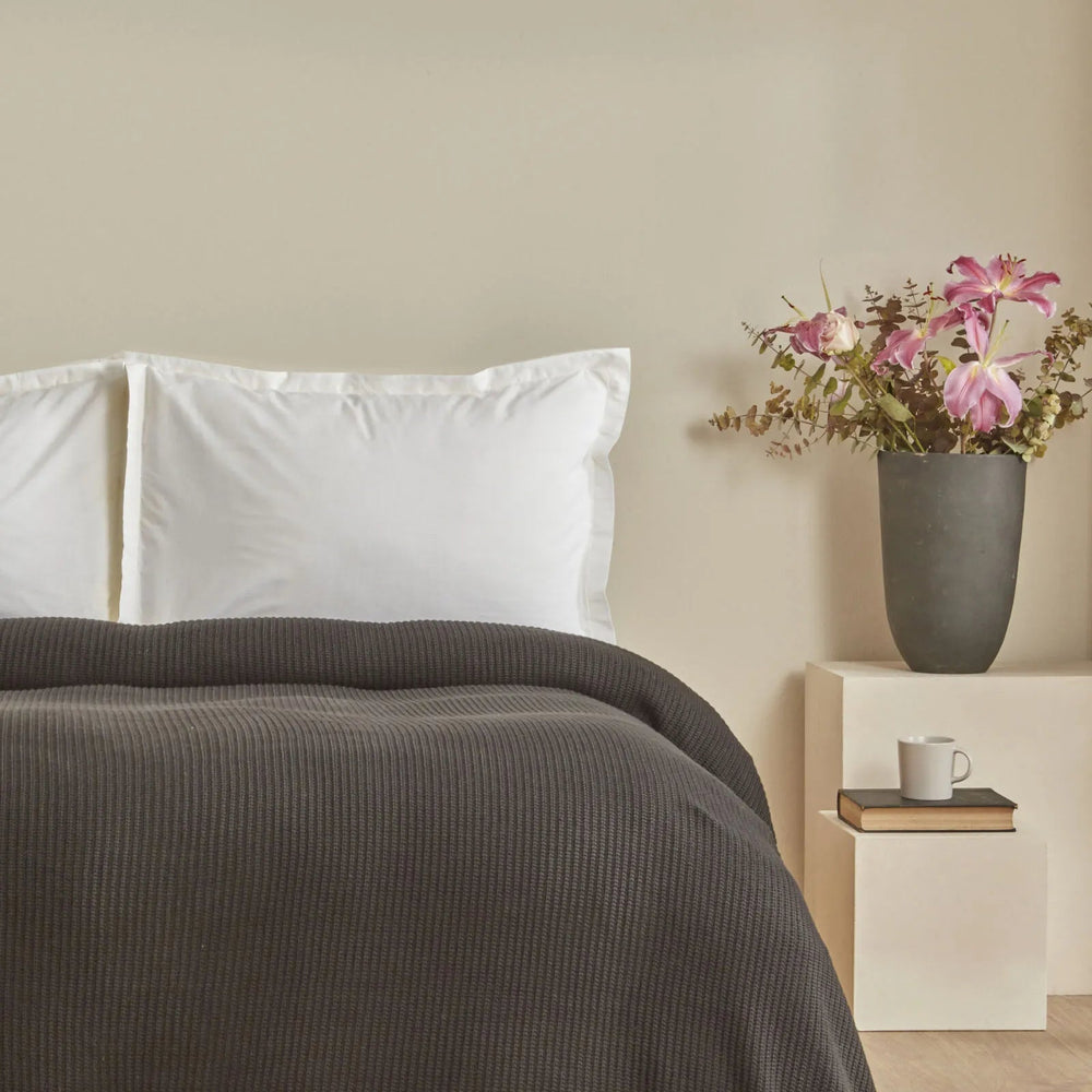 Karaca Home Cool Touch Sort Trikoblivplaid – Dobbelt Sengetæppe - Løven Home