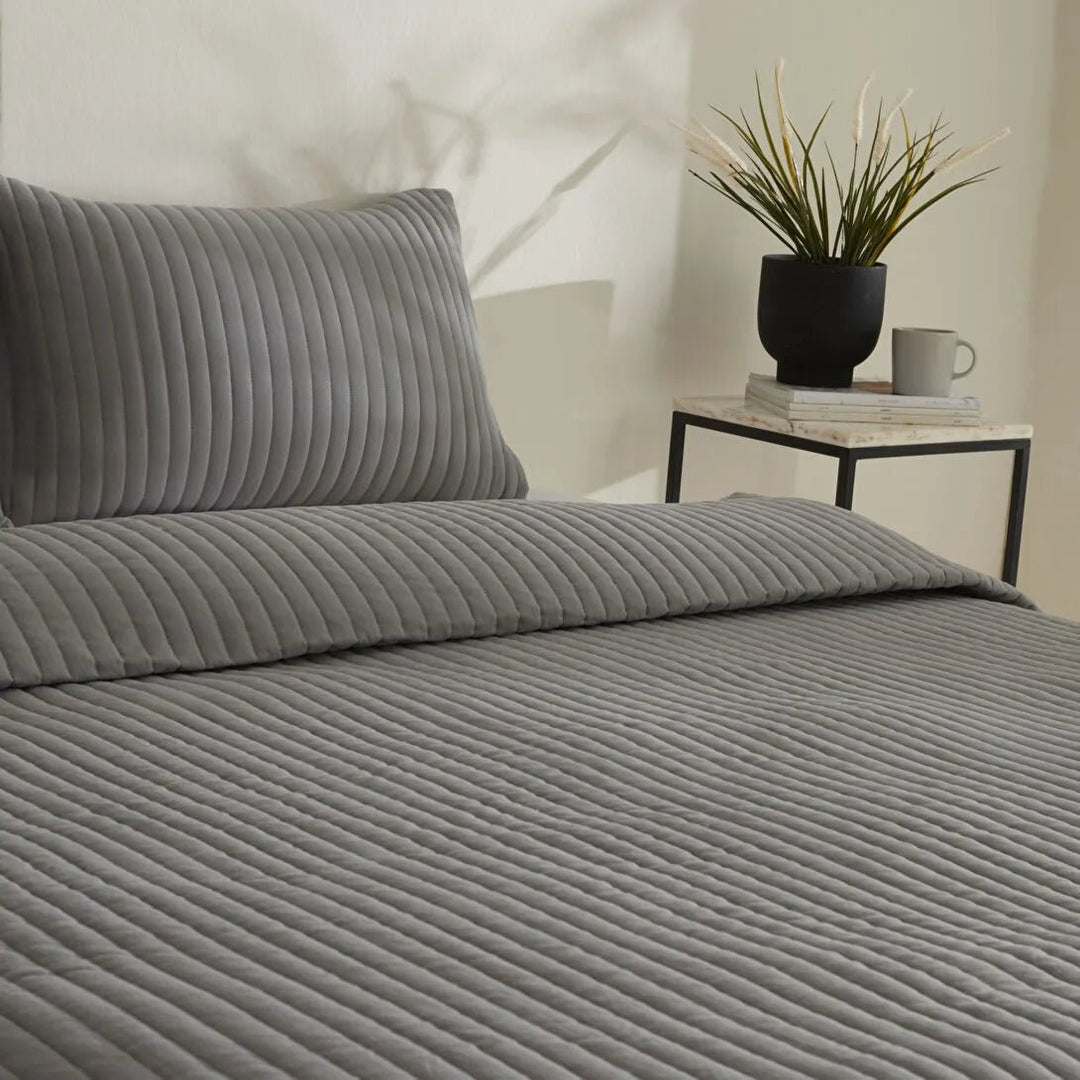 Karaca Home Elie – Dobbeltseng Sengetæppe 230x240 cm - Grå - Løven Home