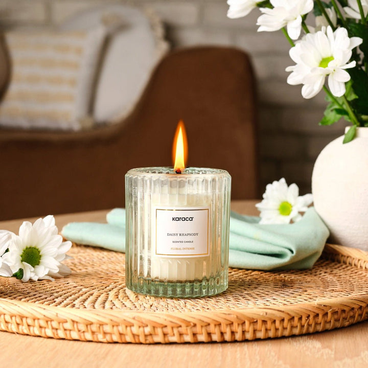 Karaca Home Floral Intense Duftlys – Daisy Rhapsody - 170 g - Løven Home