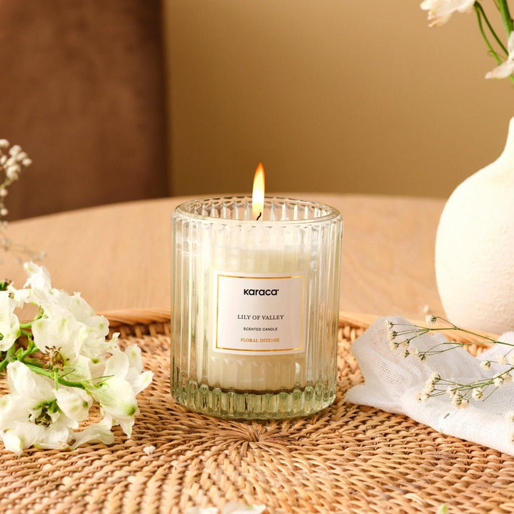 Karaca Home Floral Intense Duftlys – Liljekonval - 170 g - Løven Home