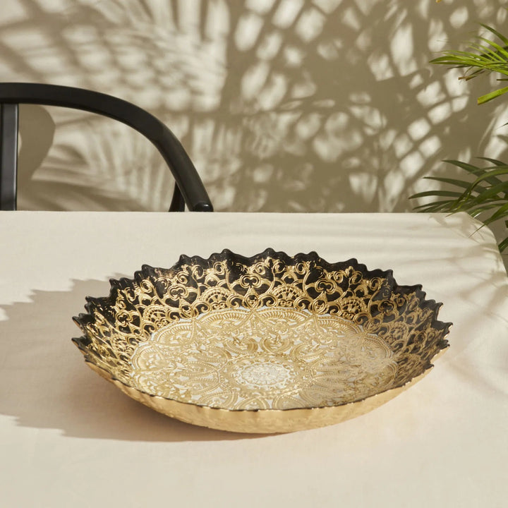 Karaca Home Kashida Dekorativt Fad – Guld - 34 cm - Løven Home