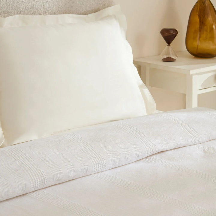 Karaca Home Layna Ecocell – Dobbeltseng Sengetæppe 200x220 cm, Råhvid - Løven Home