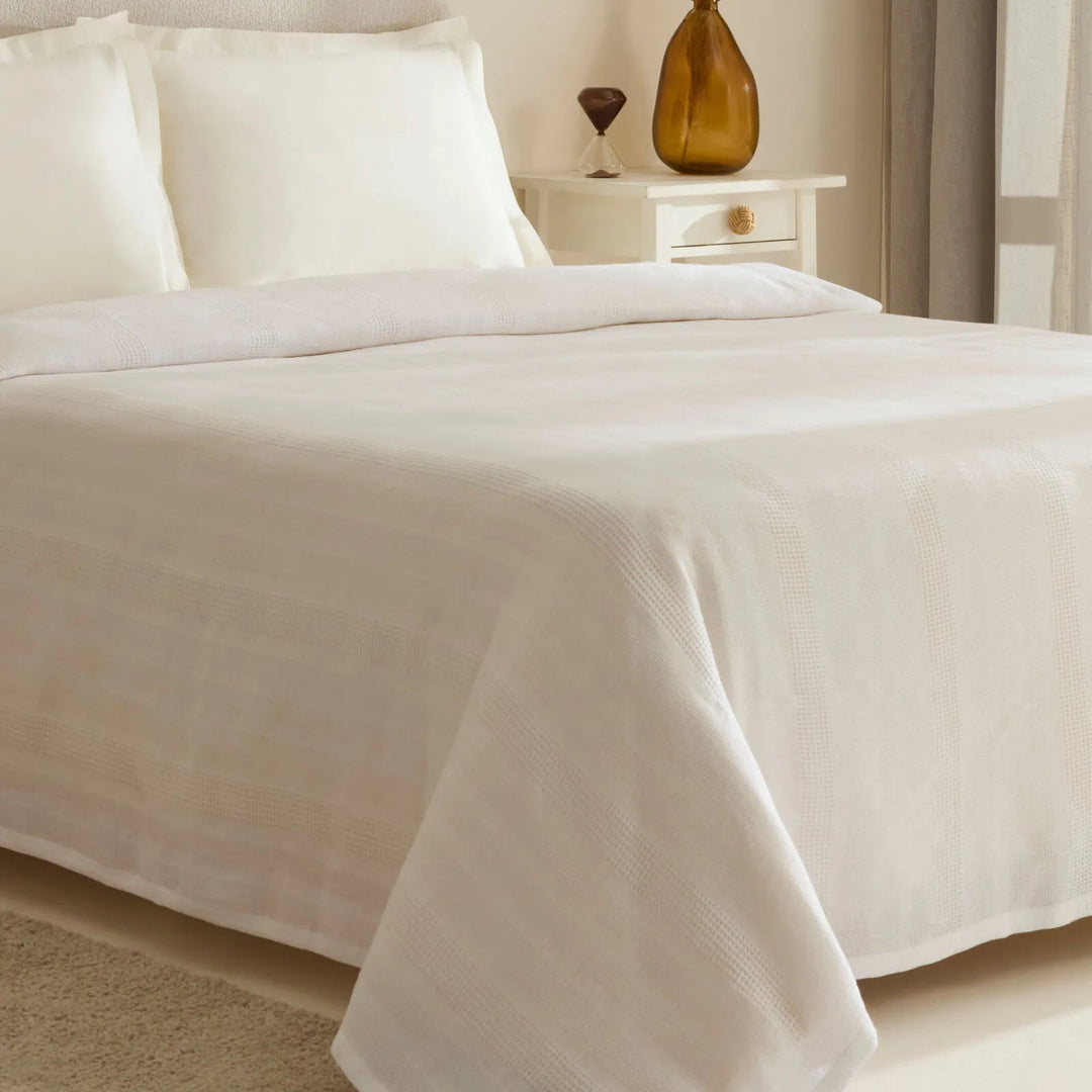 Karaca Home Layna Ecocell – Dobbeltseng Sengetæppe 200x220 cm, Råhvid - Løven Home