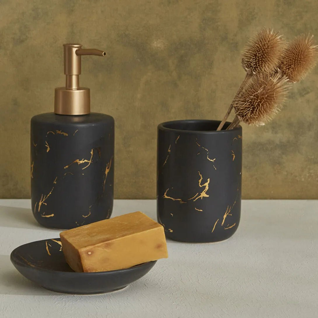 Karaca Home Marco Badeværelsessæt – 3 Dele - Sort/Guld Keramik - Løven Home