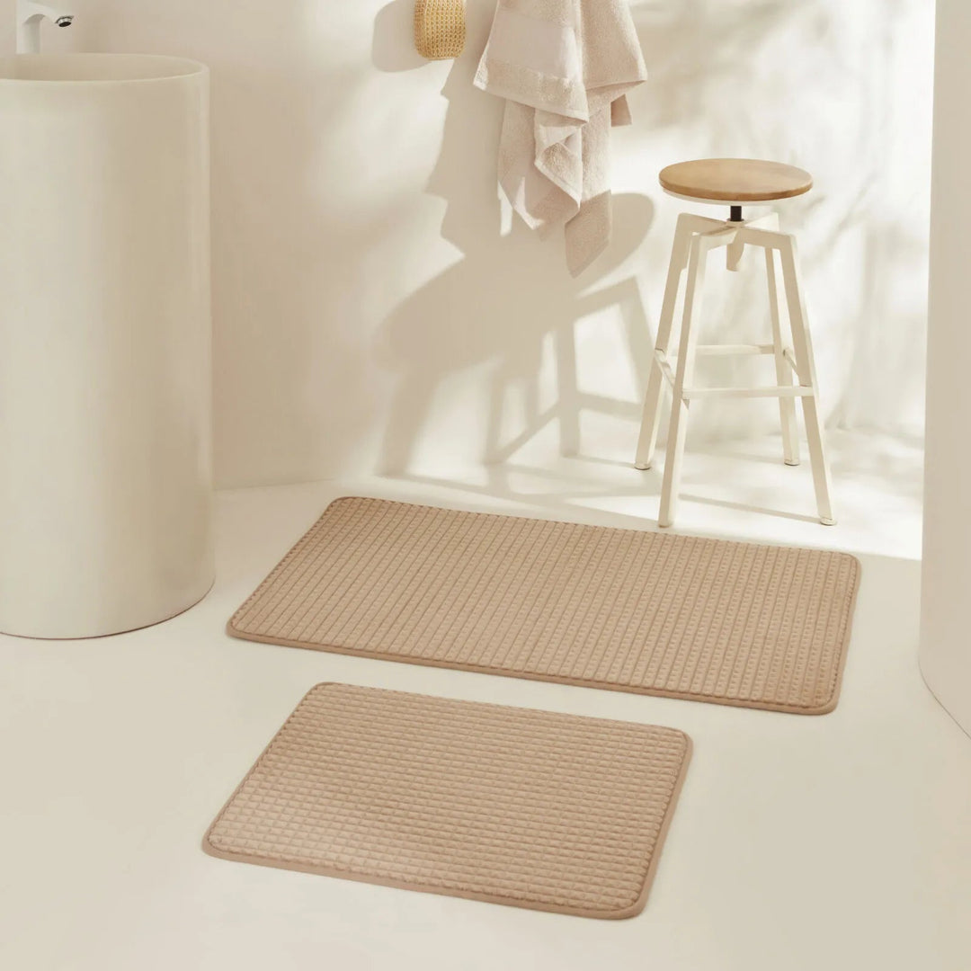 Karaca Home Plaid Embossed 2‑delt Bademåttesæt – Beige - Løven Home