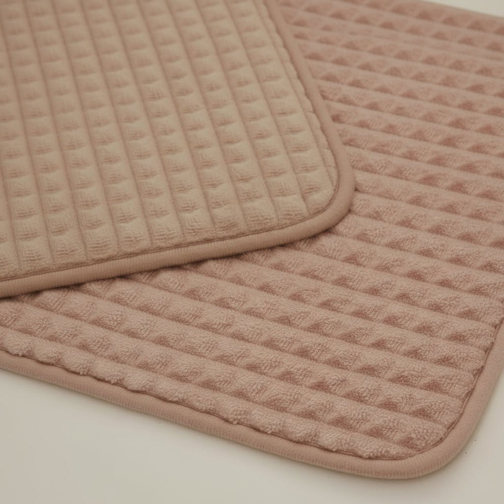 Karaca Home Plaid Embossed 2‑delt Bademåttesæt – Beige - Løven Home