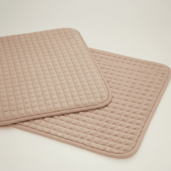 Karaca Home Plaid Embossed 2‑delt Bademåttesæt – Rosa - Løven Home