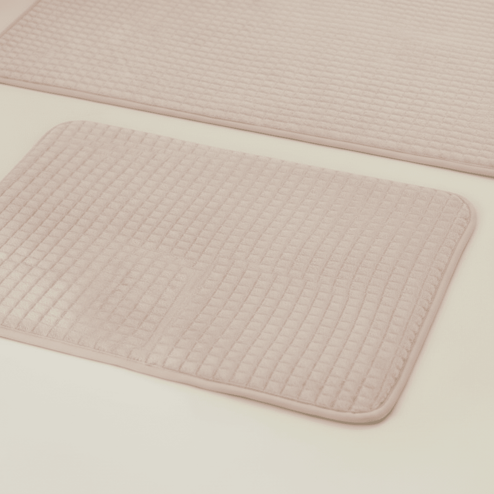 Karaca Home Plaid Embossed 2‑delt Bademåttesæt – Rosa - Løven Home