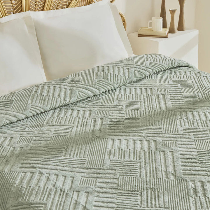 Karaca Home Rita Enkelt Emboss Battaniye/Sengetæppe – Grøn - Løven Home