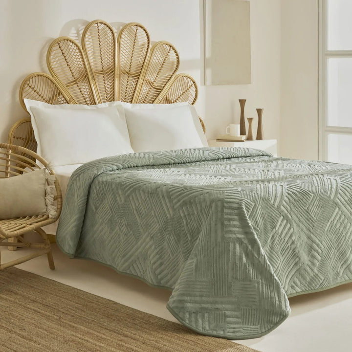 Karaca Home Rita Enkelt Emboss Battaniye/Sengetæppe – Grøn - Løven Home