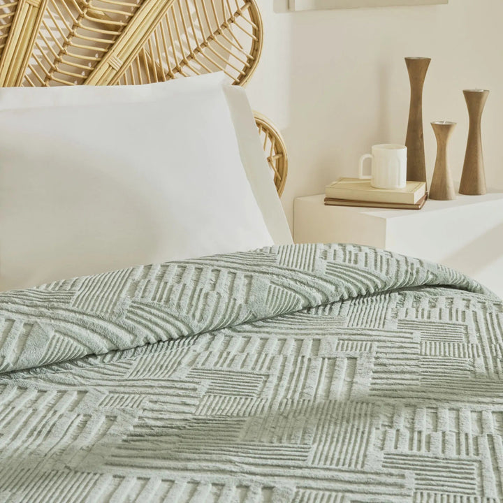 Karaca Home Rita Enkelt Emboss Battaniye/Sengetæppe – Grøn - Løven Home