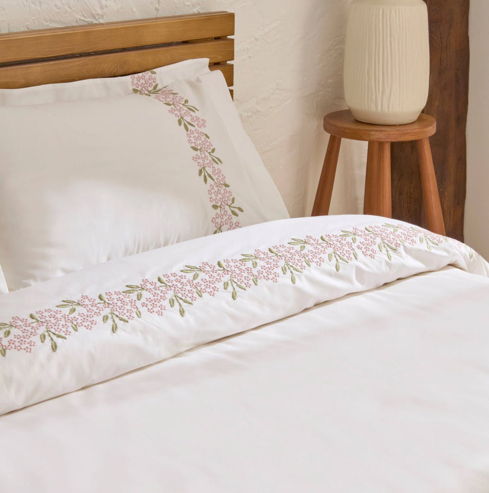 Karaca Home Rosven broderet dobbeltdyne - sengesæt – Hvid - Løven Home