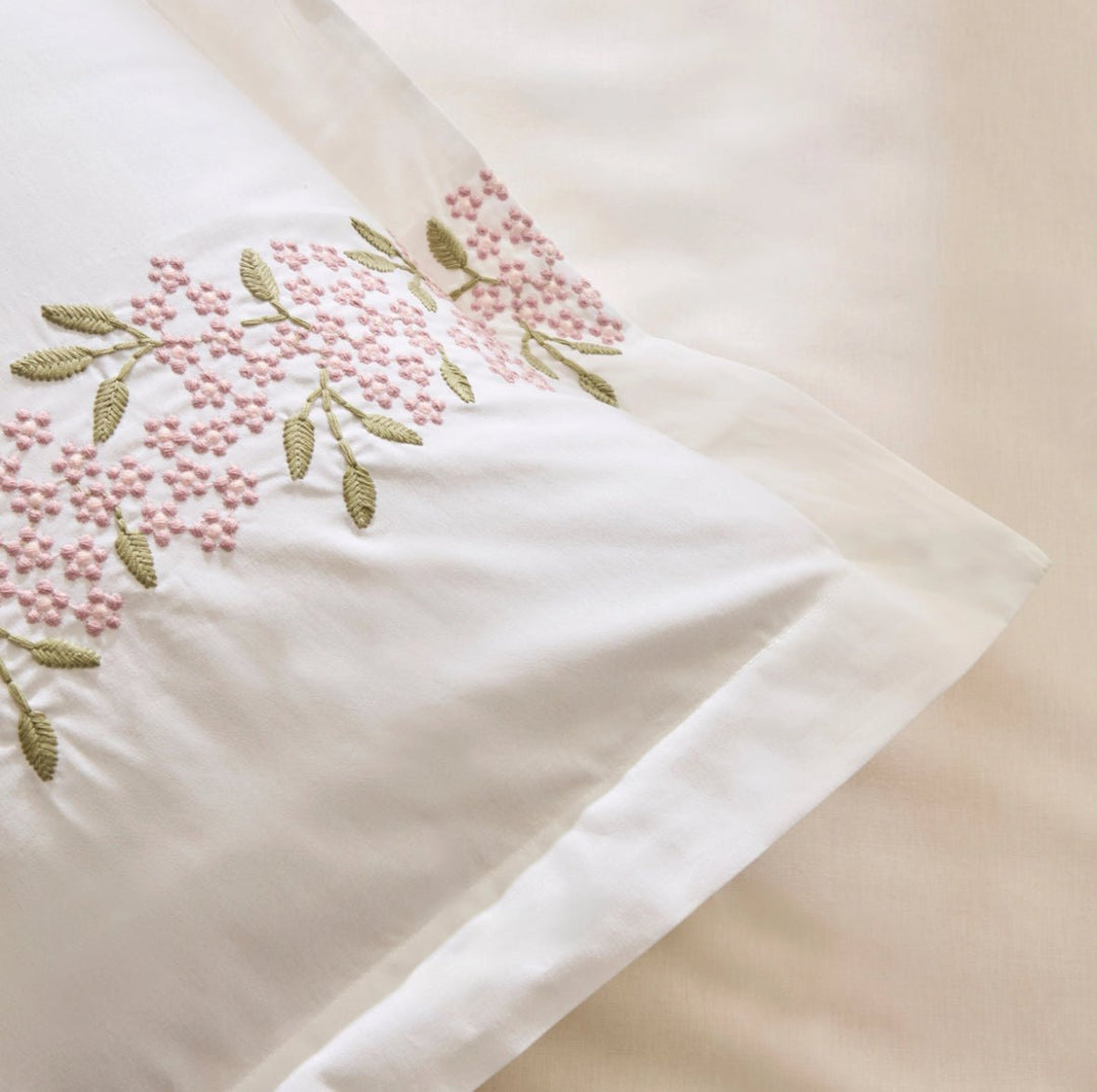 Karaca Home Rosven broderet dobbeltdyne - sengesæt – Hvid - Løven Home