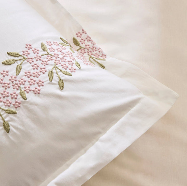 Karaca Home Rosven broderet dobbeltdyne - sengesæt – Hvid - Løven Home