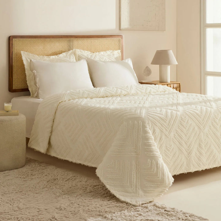 Karaca Home Velora – Dobbeltseng Sengetæppe 230x240 cm, Ecru - Løven Home