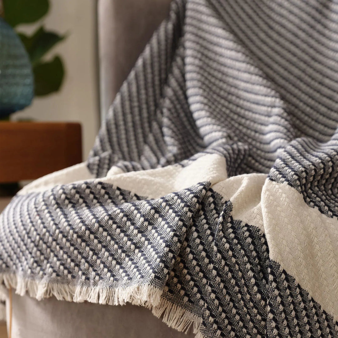 Karaca Home - Wilma Throw - Tæppe – Mørkeblå – 130 × 170 cm - Løven Home