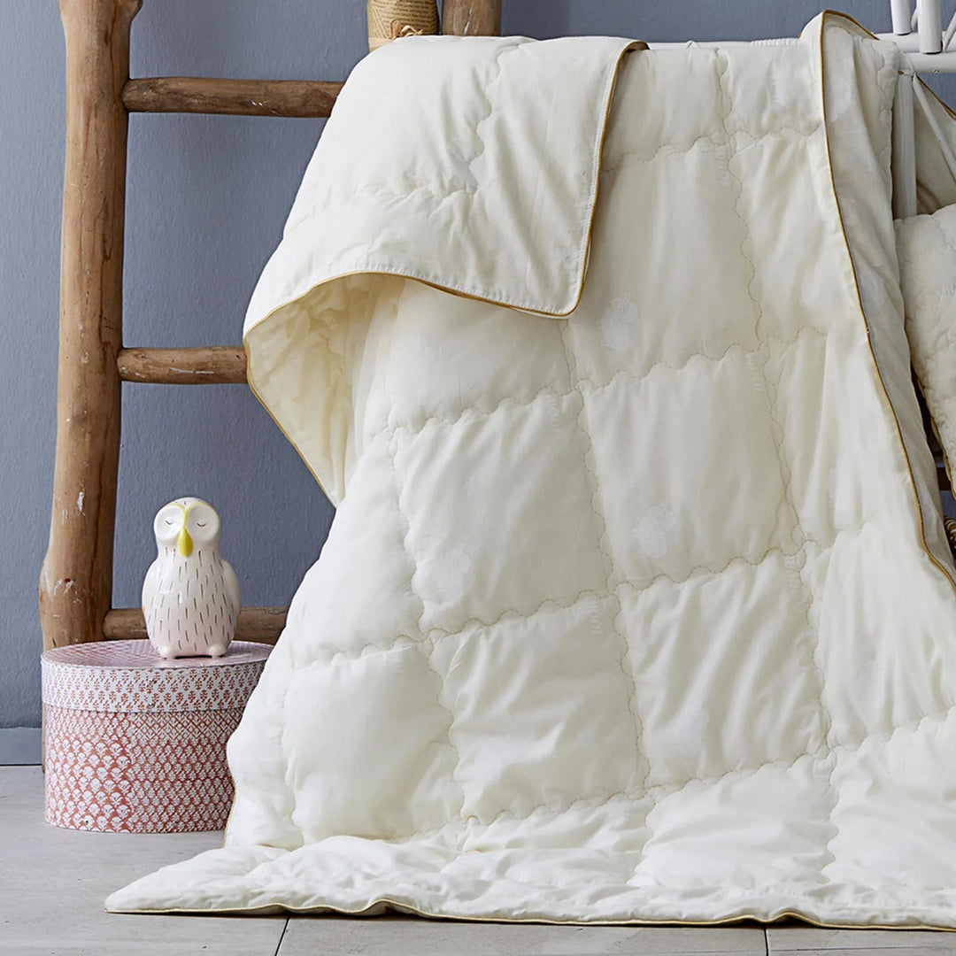 Karaca Home Yün Baby Dyne – 95 × 145 cm - Løven Home