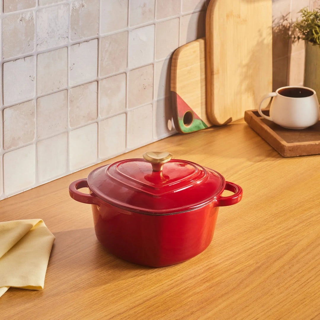Karaca Love Støbejernsgryde (Induktion) – 1,9 liter - Rød - Løven Home