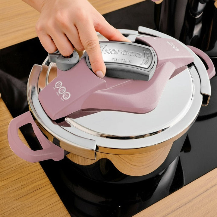 Karaca Perfect Pink Trykkoger - sæt med induktionsbund | 4 + 6 liter | Rustfrit stål - Løven Home
