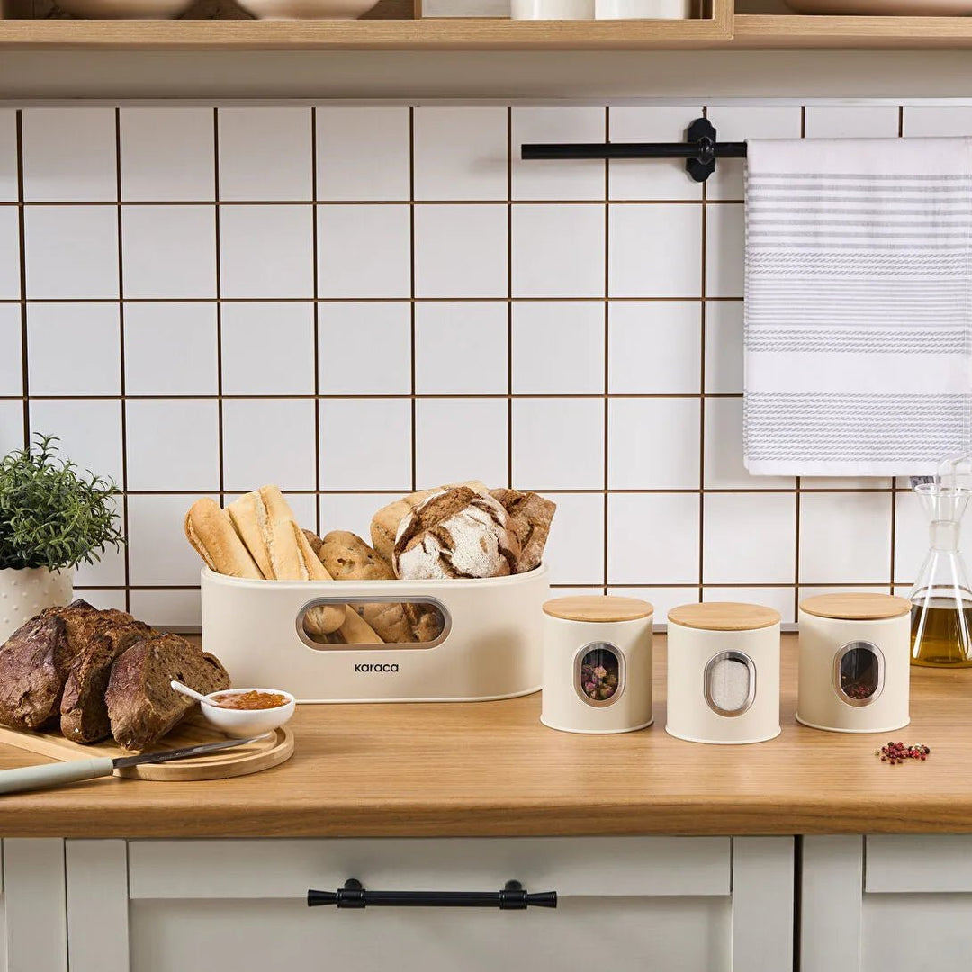 Karaca Premium Brødkasse Sæt med Bambuslåg – Inkl. Gratis Opbevaringskrukke Cream - Løven Home