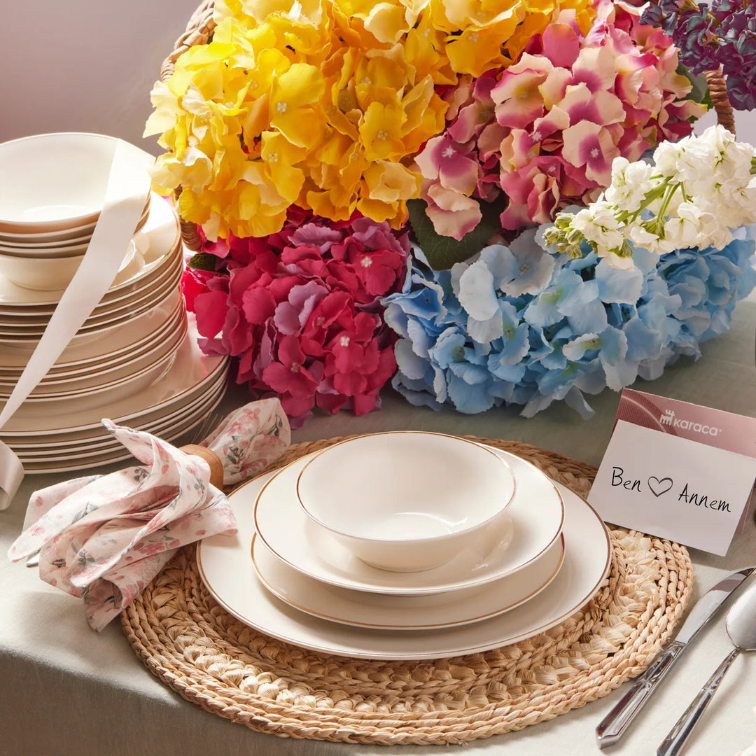 Karaca Rebeca Porcelænssæt Guldkant - 24 dele 6 personer - Løven Home