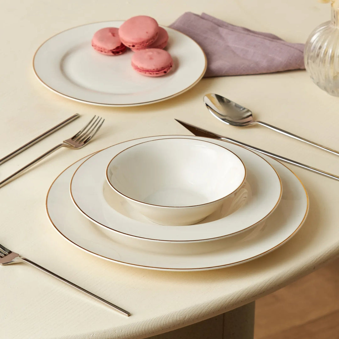 Karaca Rebeca Porcelænssæt Guldkant - 24 dele 6 personer - Løven Home