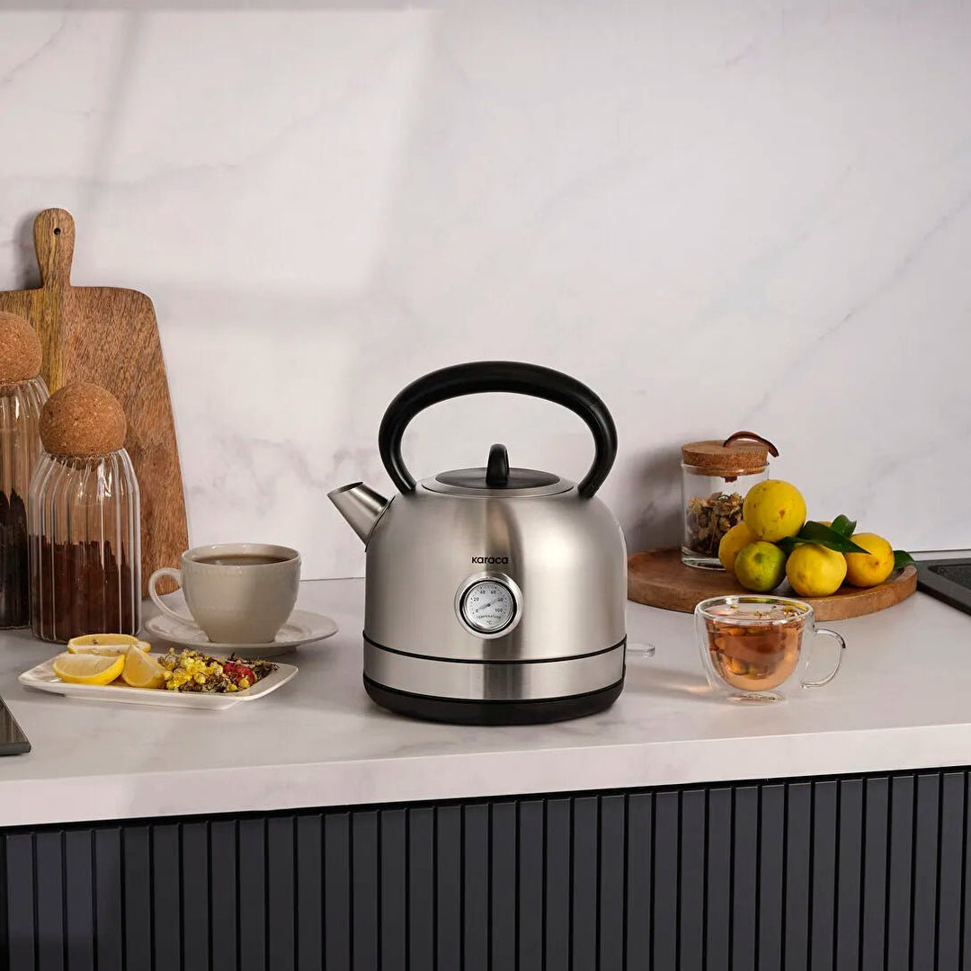 Karaca Retro 2202 Elkedel – Nostalgi og Kraftfuld Elegance Grå (2200W) - Løven Home