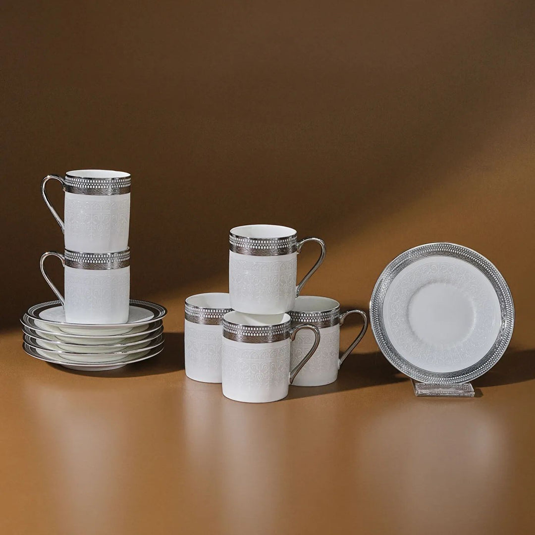 Karaca Royal Bone Kate – Espressosæt til 6 personer (90 ml) - Hvid/Sølv - Løven Home