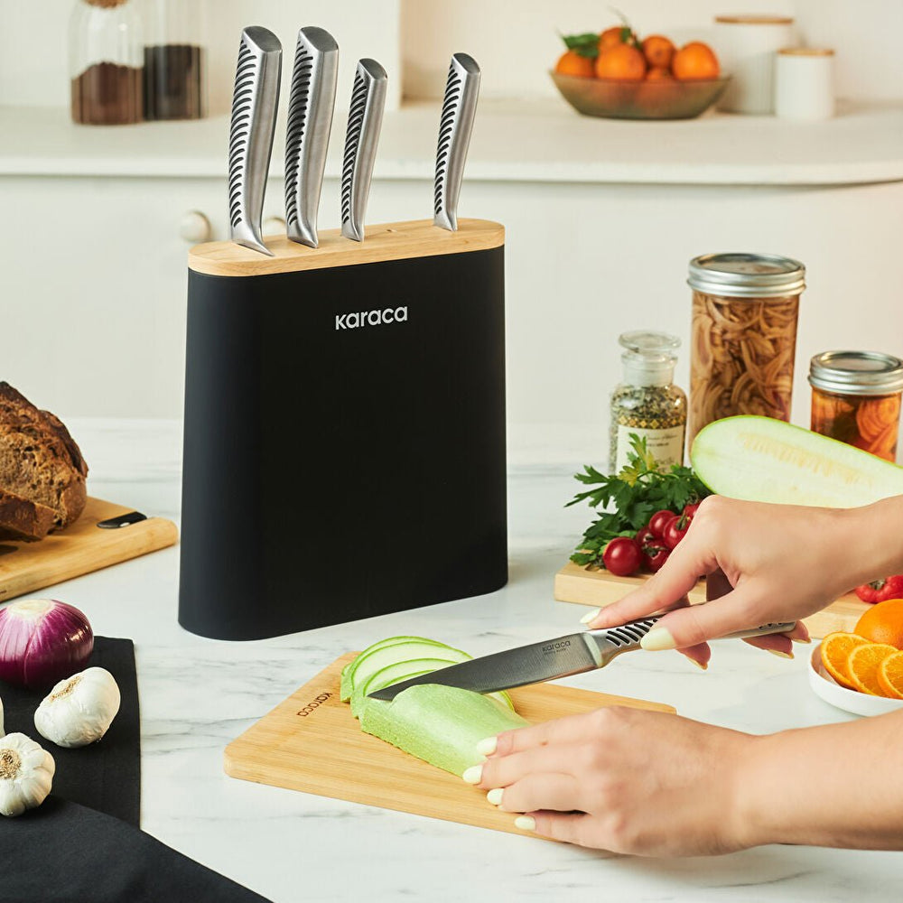 Karaca Samurai Knivsæt m/Stand – 6 dele – Massivt Japansk Stål - Sort/Træ Design - Løven Home