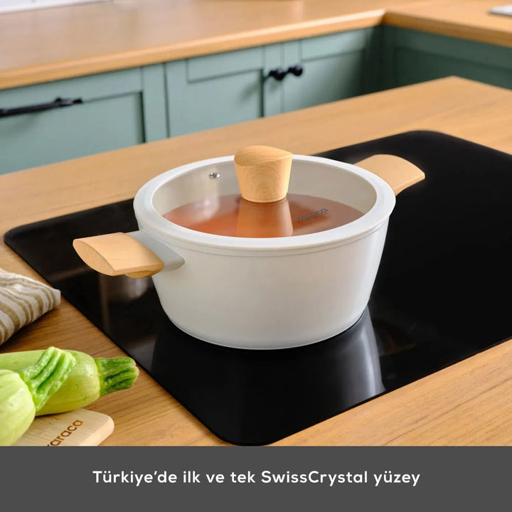Karaca Swiss Crystal Almond Cream Induktionsvenligt Midi Grydesæt – 4 dele - Løven Home
