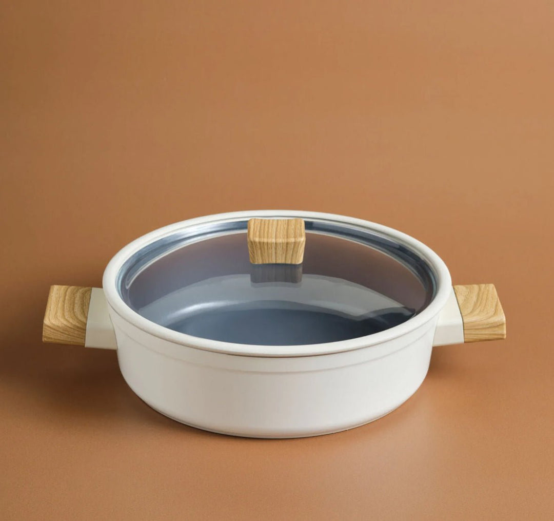 Karaca Swiss Crystal Creamy Wood Gryde – 26 cm - Løven Home