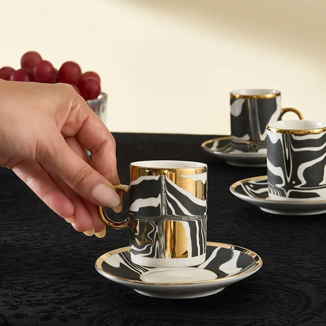 Karaca Tales Espressosæt til 6 Pers. – 90 ml - Sort/Hvid/Guld - Løven Home