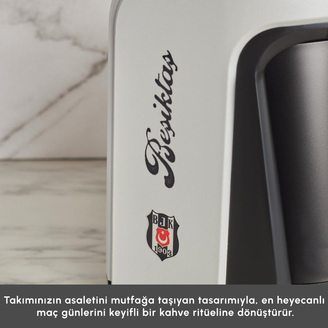 Karaca x Beşiktaş - Hatır Hüps Mælkekaffemaskine - Tyrkisk Kaffe - Løven Home