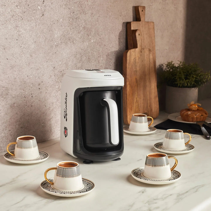 Karaca x Beşiktaş Hatır Hüps Mælkebaseret Tyrkisk Kaffemaskine - Hvid - Løven Home
