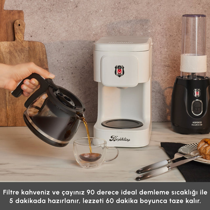 Karaca x Beşiktaş - Just Coffee Aroma 2 i 1 Filterkaffe &amp; Tebryggemaskine - Løven Home