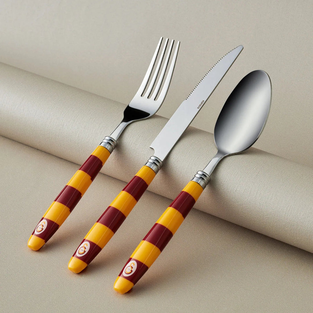 Karaca x Galatasaray 18 Dele Bestiksæt til 6 Personer - Løven Home