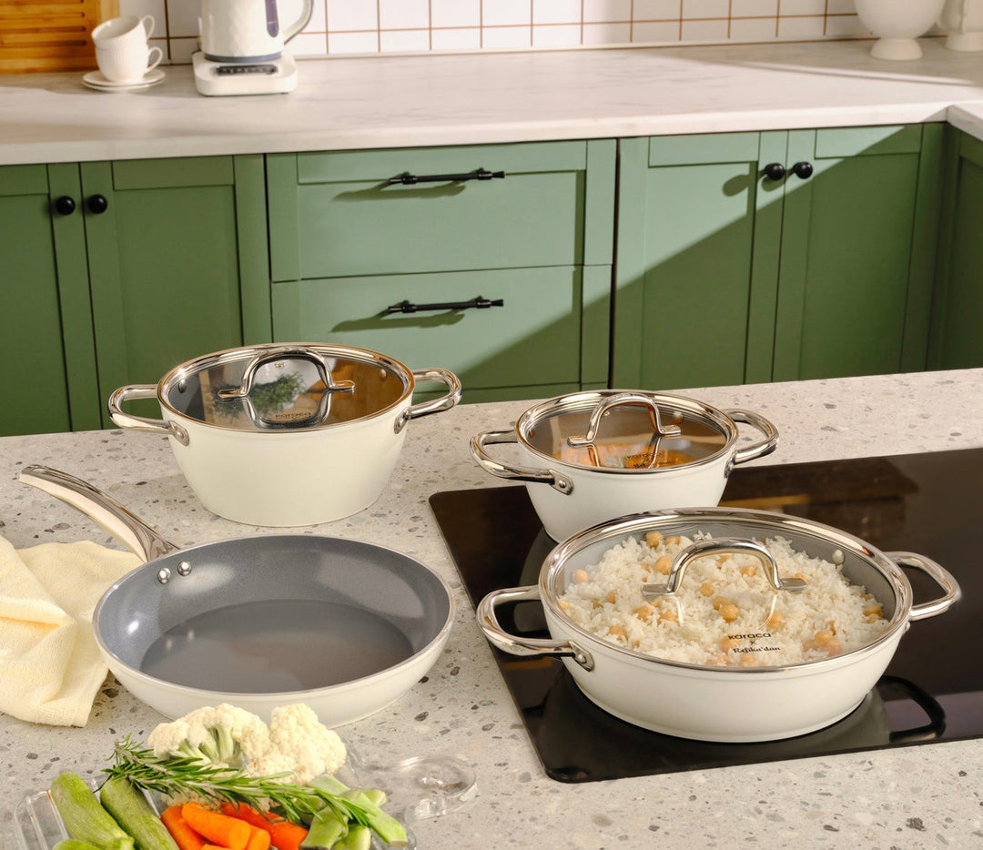 Karaca x Refika Birgül Swiss Crystal Creamy Metal Mælkekasserolle – 18 cm - Løven Home