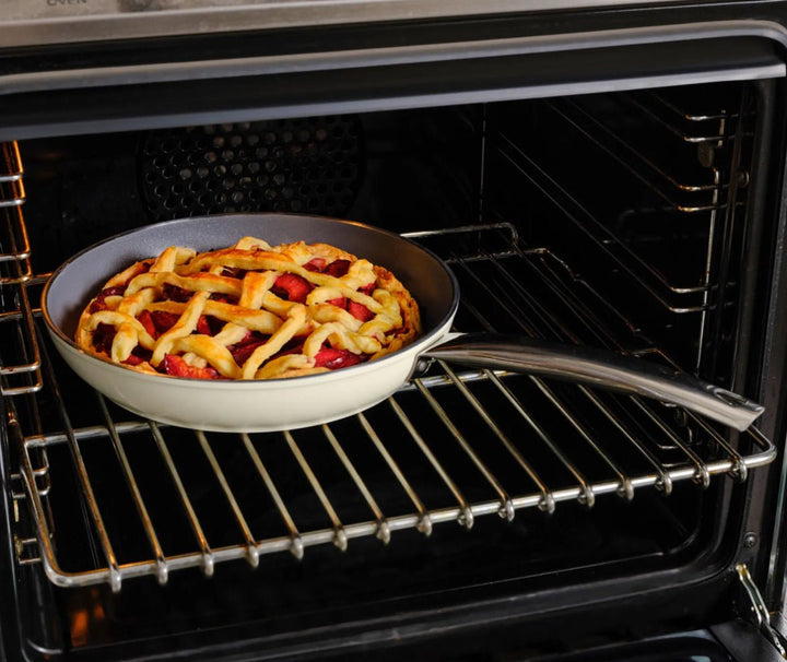 Karaca x Refika Swiss Crystal Metal‑håndtag 7‑delers grydesæt - Løven Home