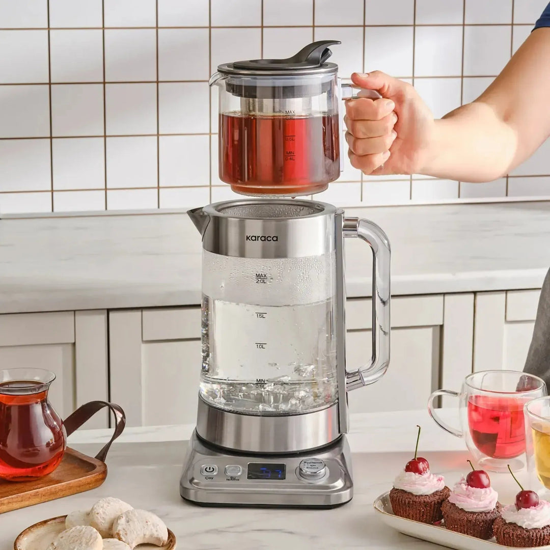 Karaca X Refika XL Glas Temaskine – Chrome (2,8L) - Løven Home