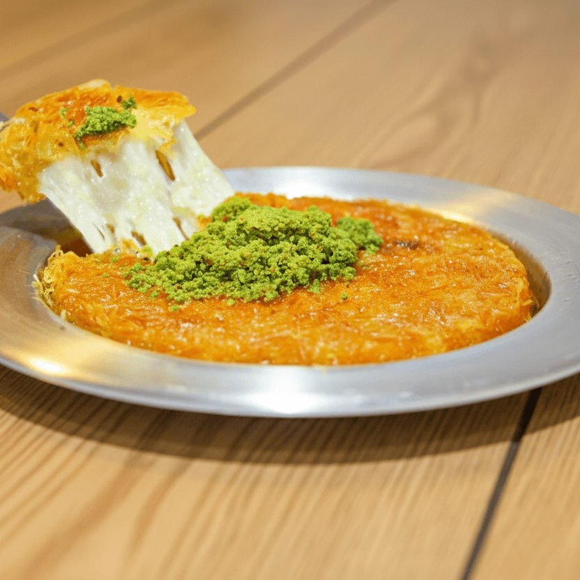 Kunafa Ovnfast Fad i Rustfrit Stål 17 cm – Perfekt til Autentiske Arabiske Desserter - Løven Home