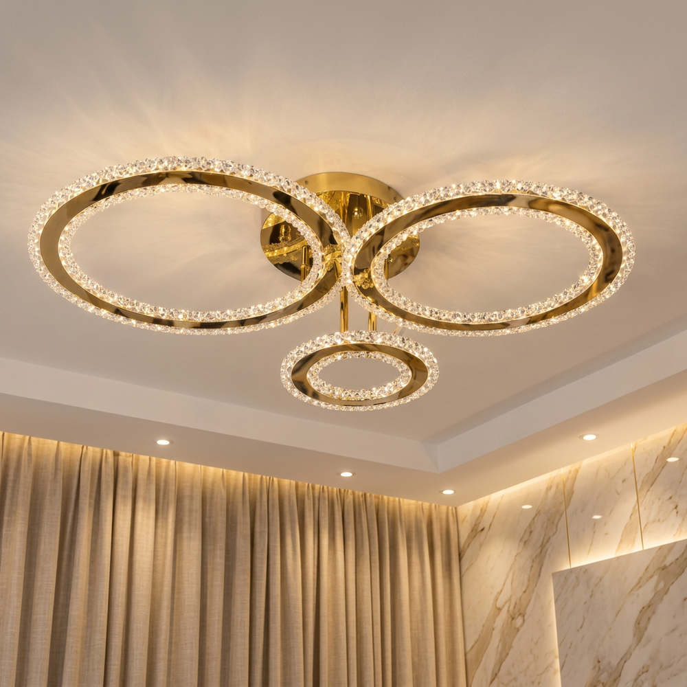 Luxury Living Krystal Loftlampe – 3 Ringe | Guld | LED - Løven Home