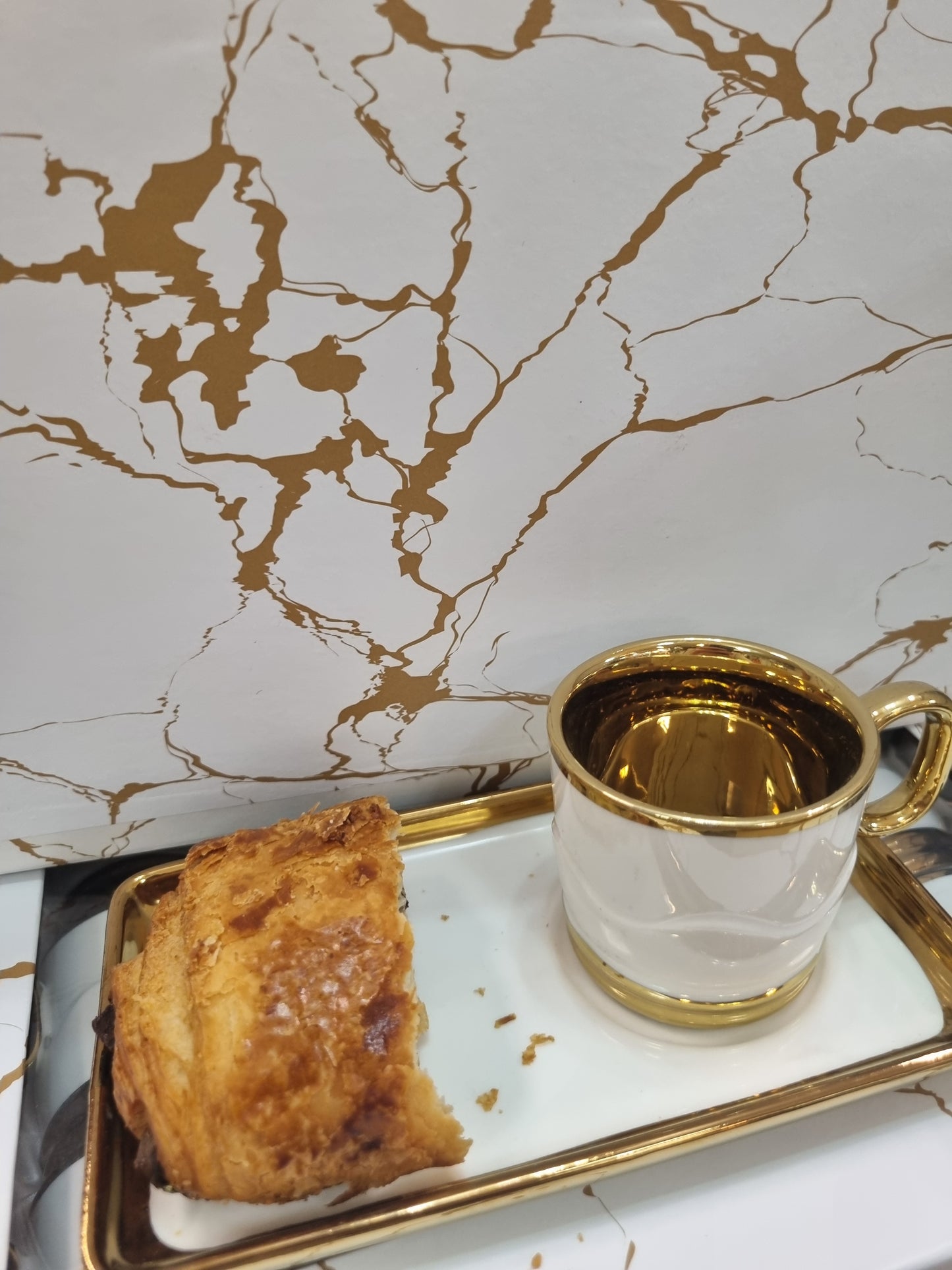 Tyrkisk/Arabiske mocca Kaffe Kopper - Hvid Med Guldkant 12 stk 6stk kopper 6 stk underkopper - Løven Home