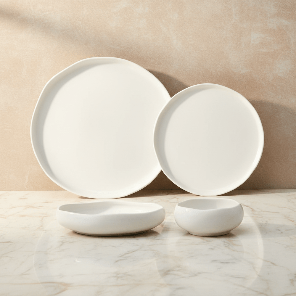 <strong>Almina Diva</strong></br> <i>Tallerkensæt</i> </br>Hvid porcelæn i 24 dele til 6 Pers. - Løven Home