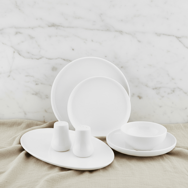 <strong>Almina</strong></br> <i>Tallerkensæt</i> </br>Hvid porcelæn i 28 dele til 6 Pers. - Løven Home