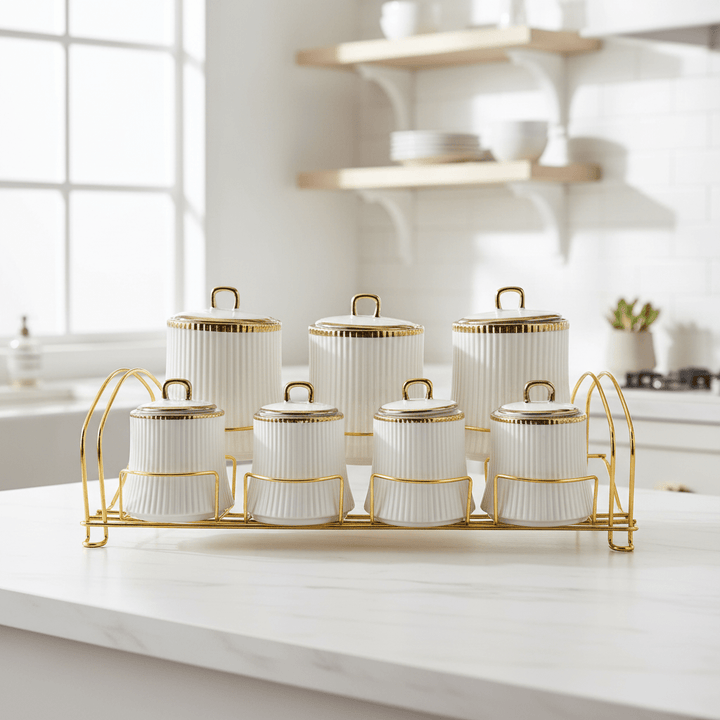 <strong>Almina</strong></br><i>Krydderisæt</i></br> Hvid/Guld i porcelæn - Løven Home